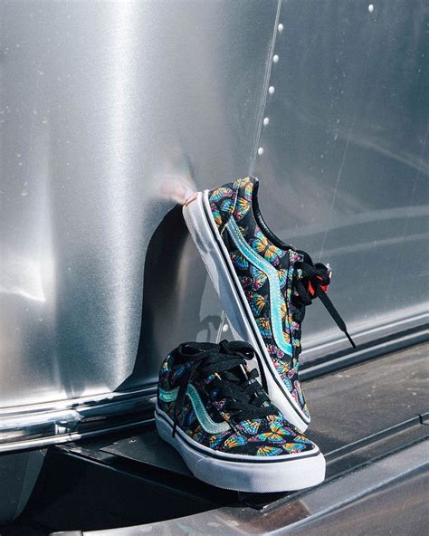 custom your own vans.